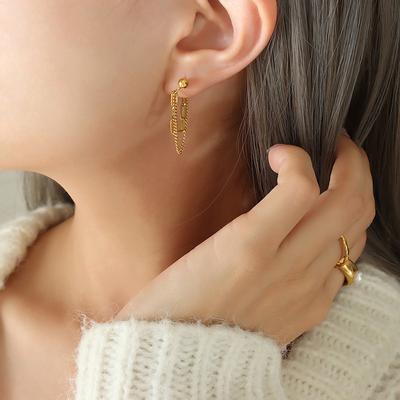 Kalte trendige Quaste Doppelkette Ohrringe Titan Stahl vergoldet Ohrstecker F317