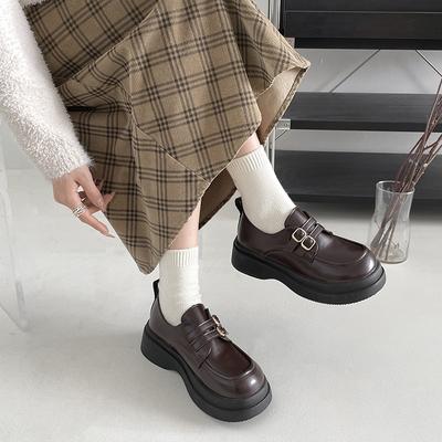 Melni franču retro platformas mazi ādas apavi sieviešu 2025. gada jauni rudens daudzpusīgi svārki Britu stila bieza papēža vienkurpes