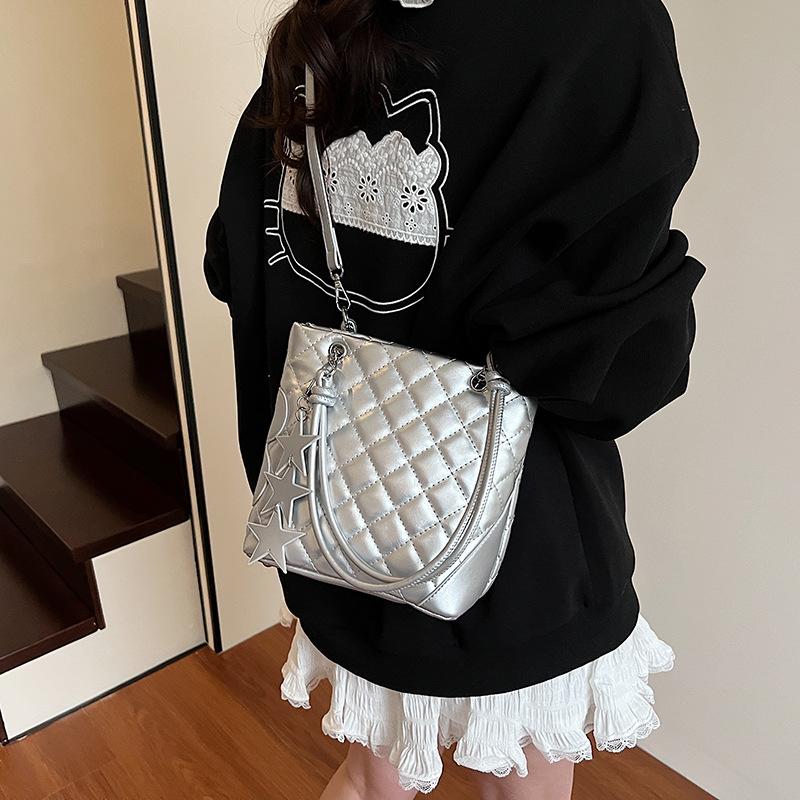 

Bag Women s 2025 New Trendy Fashion Versatile Hand Bag Premium Sense Shoulder Crossbody Bucket Bag серебряный