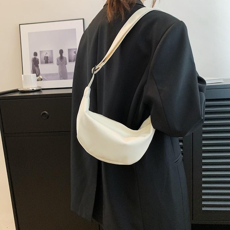 Trendy Casual Dumpling Crossbody Bag For Women Featuring Chic Street Style Design