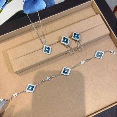 Vintage Italienisch Buchi Klee Blau Phosphor Grau Halskette Armband Ohrringe Blumenset Premium Vielseitiger Schmuck