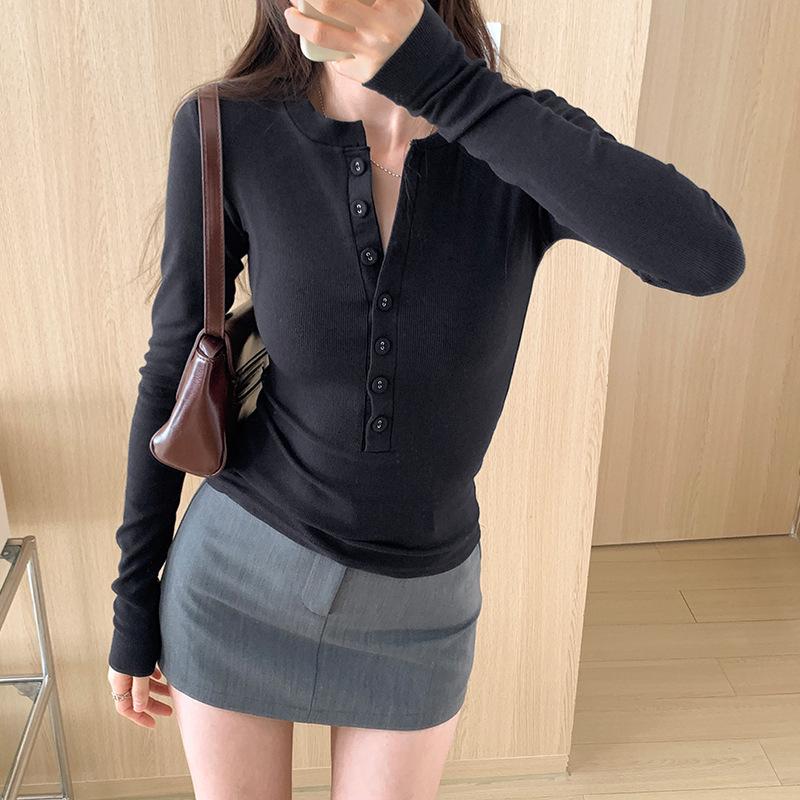 

Women s Slim Fit Long-Sleeve Gray Button-Up Top with Half-Open Collar - Chic Early Autumn Base Layer XL чорний