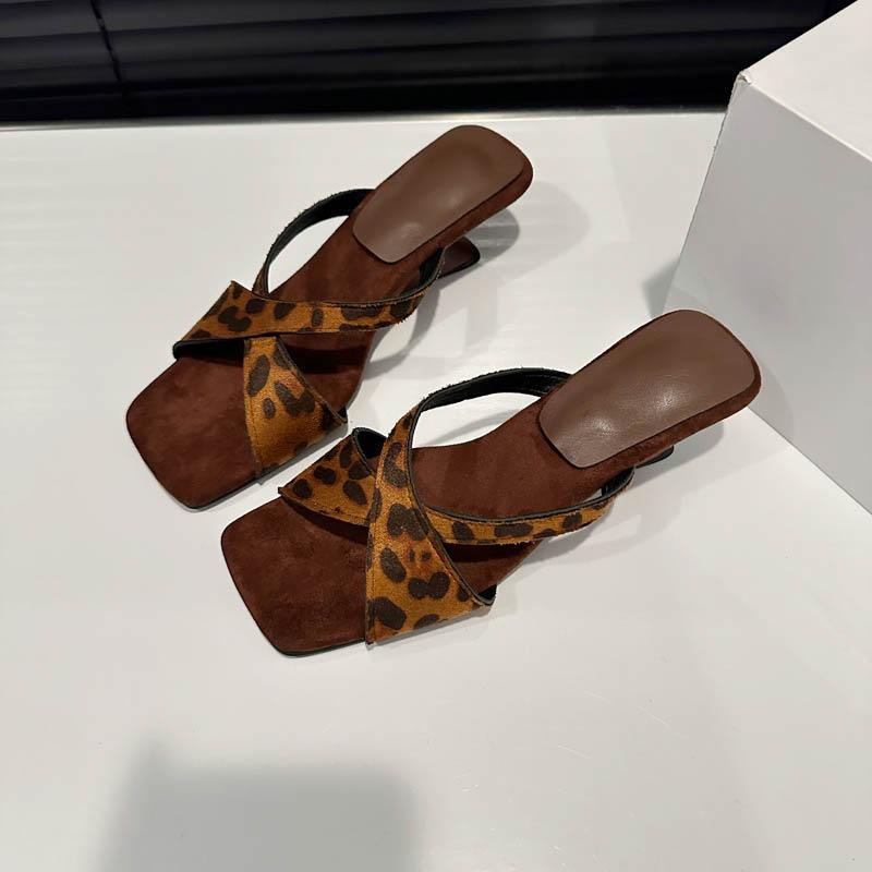 French High-heeled Niche Slippers Women's Shoes Summer 2025 New Outer Wear Square Suede Open-toed Wedges Sandals