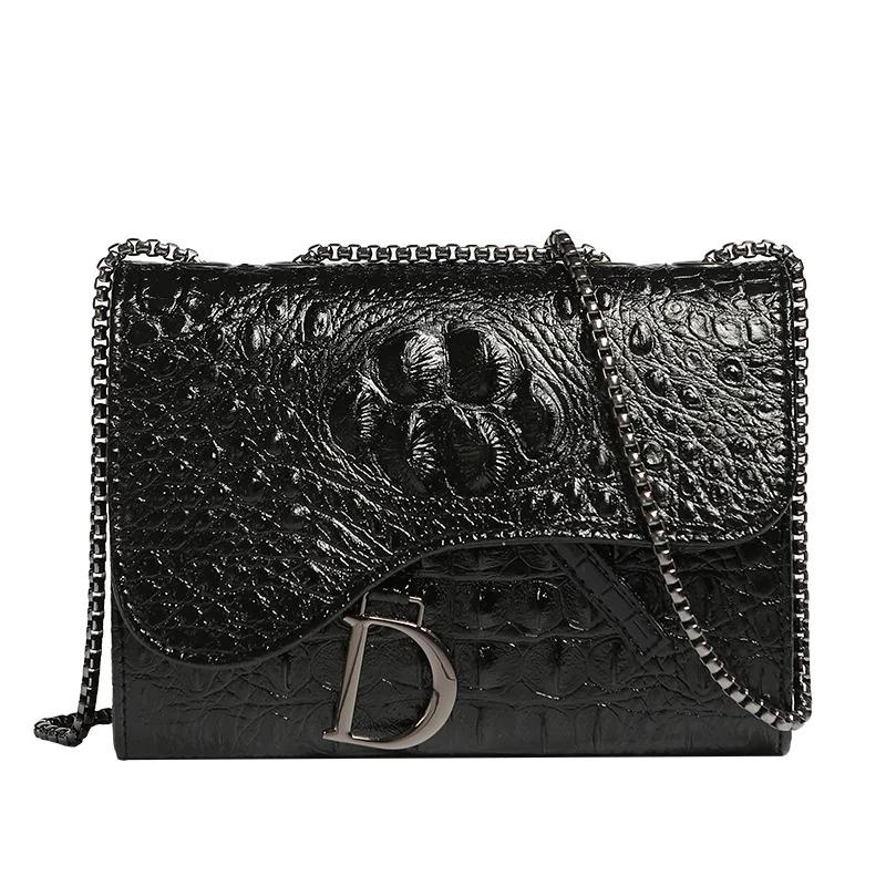 Женская сумка через плечо с цепочкой — фото 6