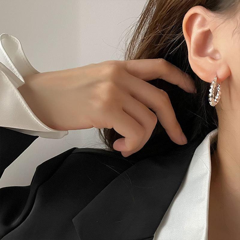 Heavy Duty Ultra-cool Asymmetric Earrings Women's Multi-faceted Irregular Hipster Temperament Trendy Elegant Classic Casual Accessories