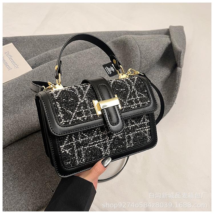 

Французская индивидуальность тренд текстура сумка женская 2025 новая модная мода зарубежный стиль портативная на плечо через плечо маленькая квадратная сумка чёрный