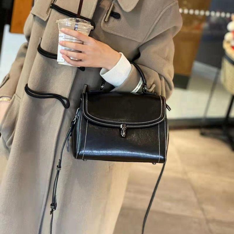 

Women s Bag 2025 New Arrival Western Style Women s Cow Leather Bag Niche Design Handbag Fashion Trendy Crossbody Big Bag Black [first layer cowhide]]