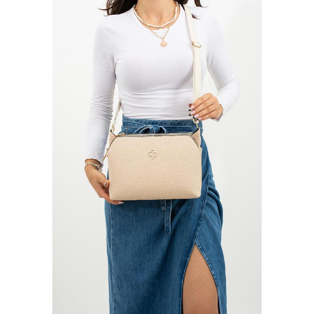 Hochwertige, wasserabweisende Schultertasche mit Kreuzgurt und drei Fächern, in Schwarz mit Textdruck bedruckt