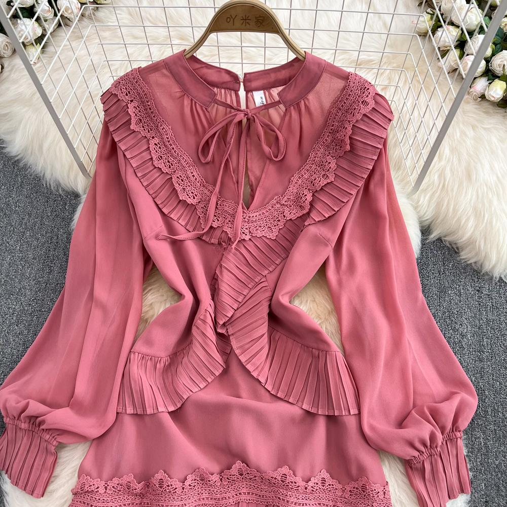 RUGOD Spring and Autumn Korean Version of the V-neck Bow Lace Waist Thin Lotus Leaf Cake A-word Chiffon Dress Women