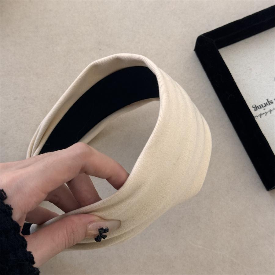 New Purple Velvet Fabric Knitted Wide-edged Autumn and Winter Hairbands for Women Niche Design High Skull Top Hair Accessories