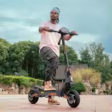 2026 Nuovo Scooter Elettrico Pieghevole Kukirin G2 Motore Brushless da 800W Batteria da 48V 15.6Ah Pneumatico da 10 pollici Velocità Massima 45km/h Autonomia 55km
