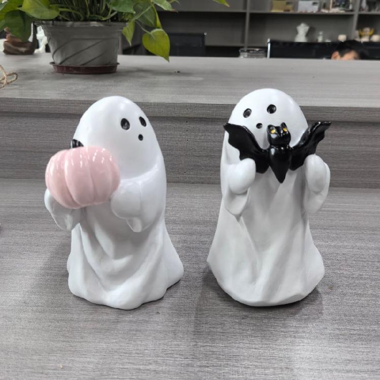 Space Saving Resin Specters Statue For Eerie Seasonal Displays Featuring Fade Resistant Quality And Easy Maintenances