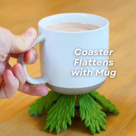 1 Set Christmas Tree Coasters Plastic Heat Insulation Trivets with Star Stirring Stick Table Protector Decorative Coasters for Hot Dishes Drinks