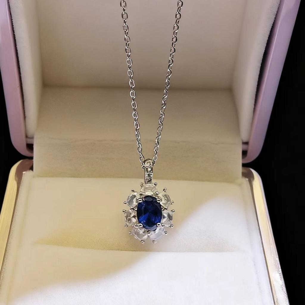 Imitation Cultivation Emerald Pendant Collarbone Chain Female Bright Niche Design Sun Flower Necklace Female