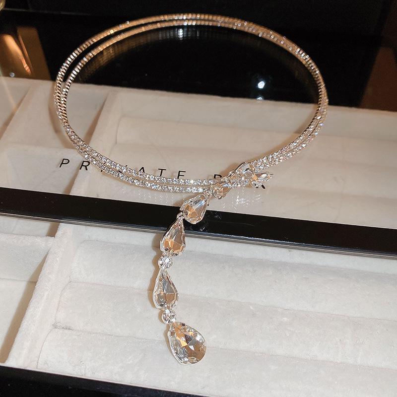 Корейский стиль Zircon Водяная капля Кисточка Ключица Ожерелье: Элегантный двухслойный дизайн