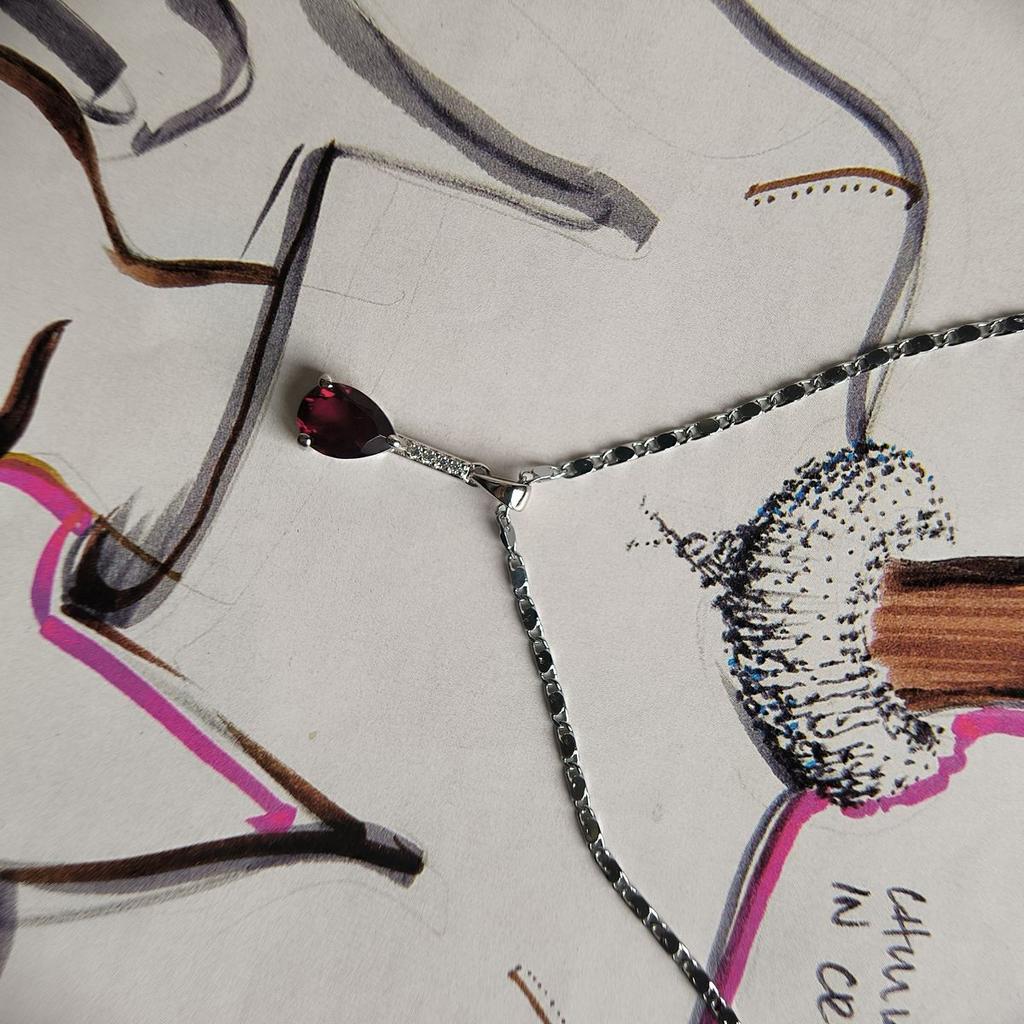 Серебряная подвеска с гранатом (60002329)