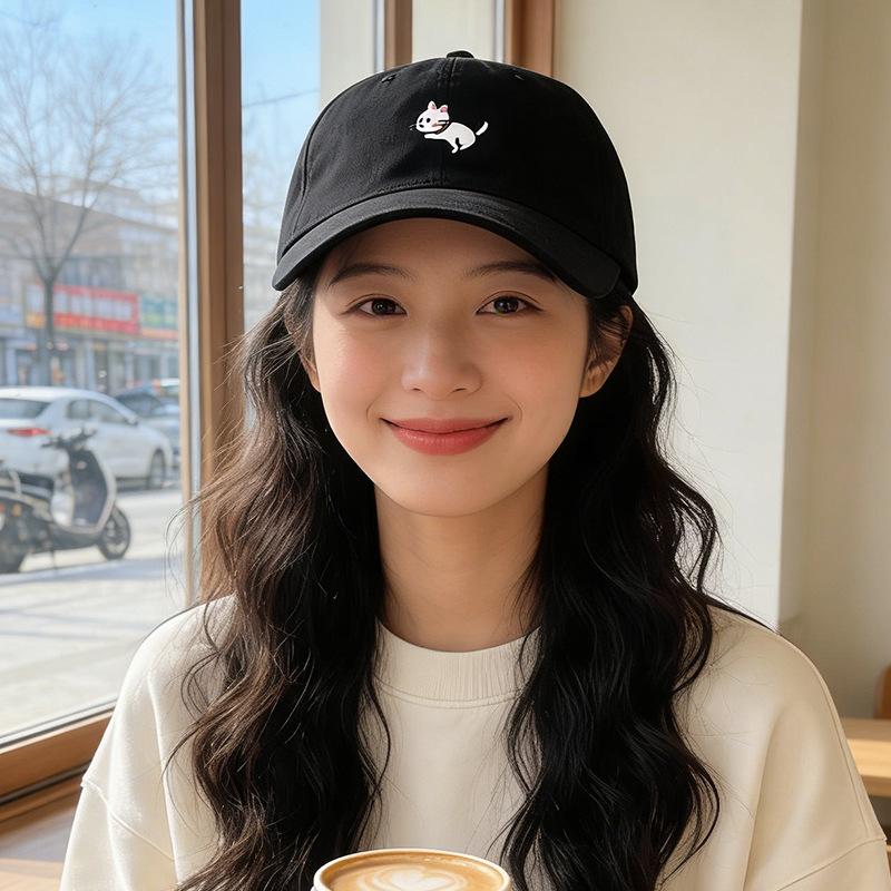 

Embroidered soft-top baseball cap Four Seasons Versatile Face Peaked Cap Men s and Women s Same Style [regular]