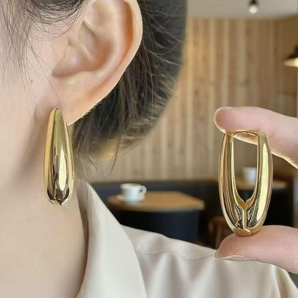 Gold Temperament Earrings: Elegant, Simple Design with Titanium Alloy Backs