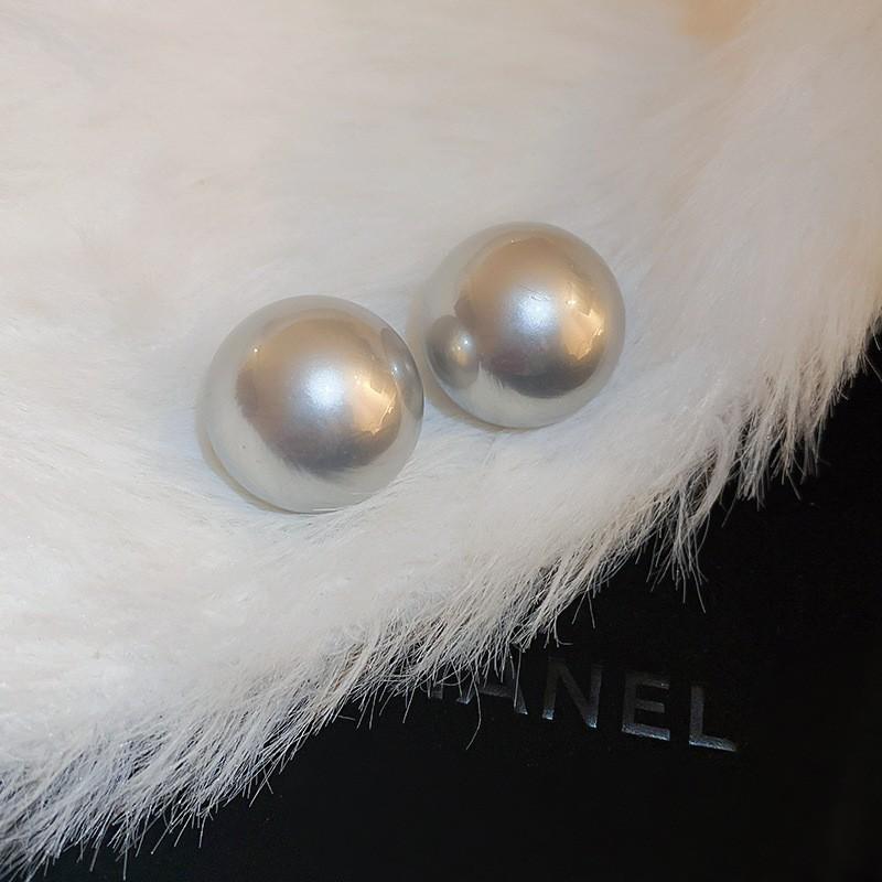 Silver needle imitation shell pearl oversized exaggerated round earrings simple versatile stud earrings niche light luxury earrings