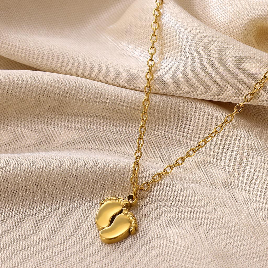 Tiny Baby's Feet Gold Color Necklace For Women Exquisite Stainless Steel Romantic Heart Charm Sun Necklaces Jewelry Party Gift