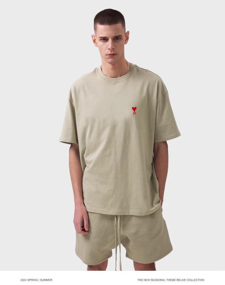 AMI&EASY Classic Short-Sleeve Men's T-Shirt with Small Heart Embroidery - Casual and Versatile Summer Wear