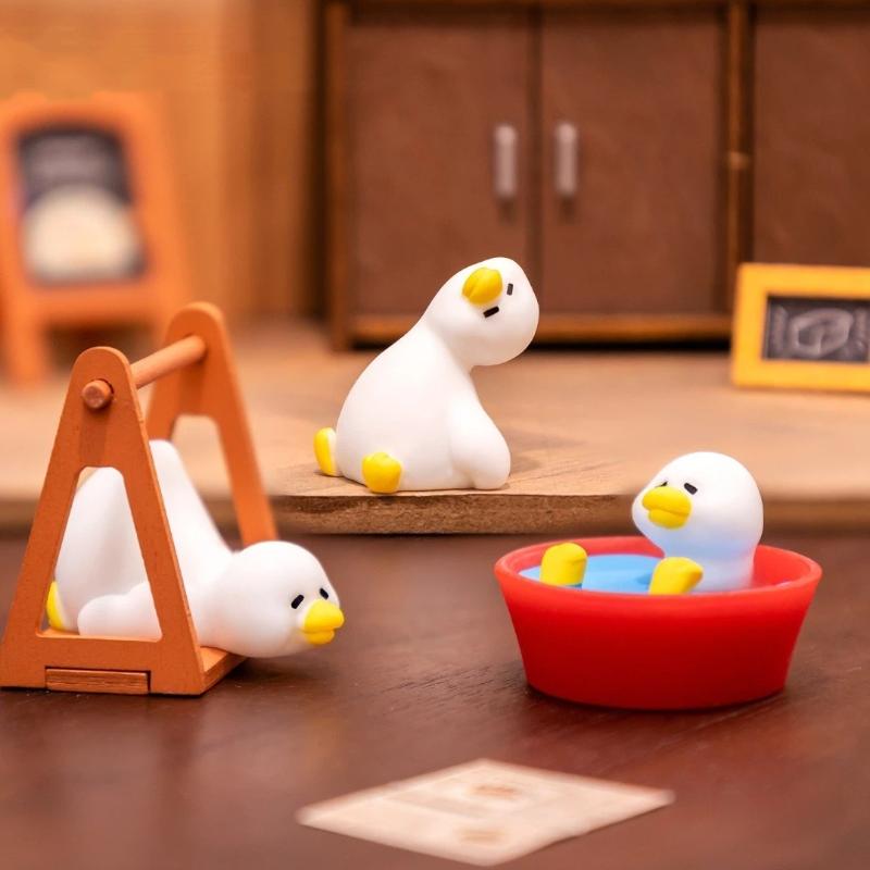 7 STuks Miniatuur Eend Ornamenten Leuke Kleine Eend Beeldjes Speelgoed Lichtgewicht Kleine Decoratie voor Poppenhuis Kinder Verjaardagsfeest Cadeaus