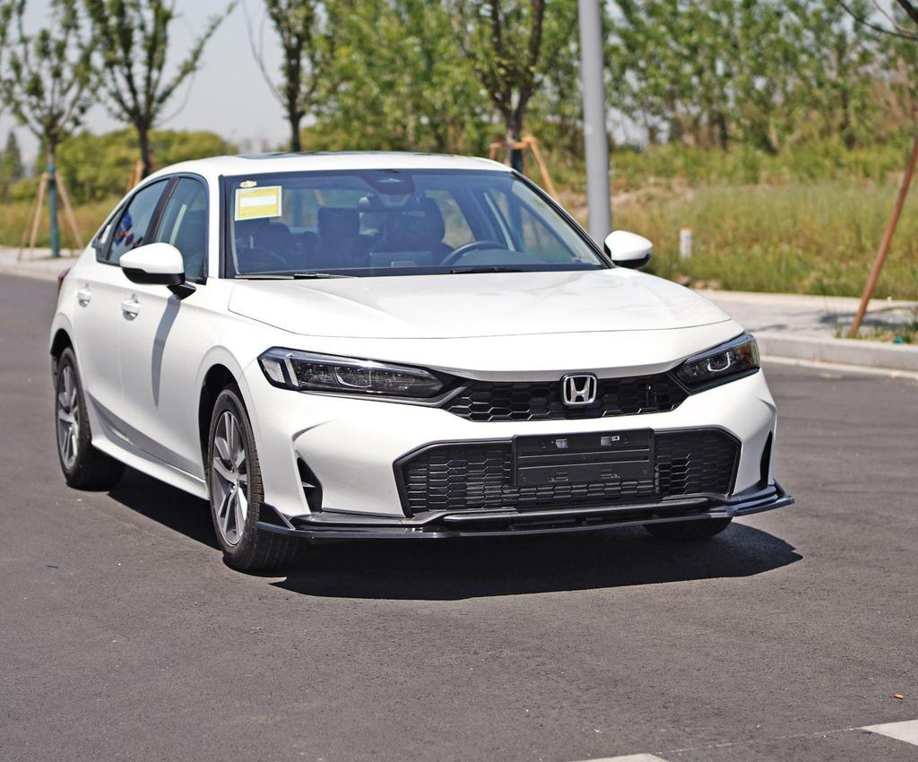 2025 Civic 11.5 Gen Front Lip & Body Kit: Integrated Splitter, No-Drill, Non-Destructive Installation.