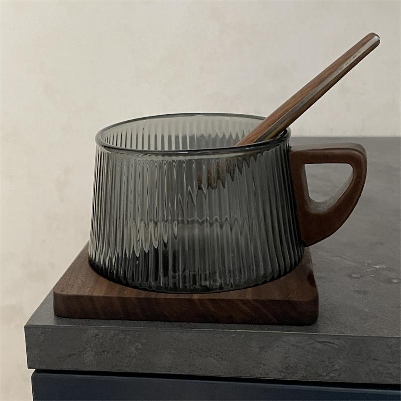 200ml gestreiftes Glas Kaffeetasse und Untertasse Set Eiskaffee Americano Tasse mit Holztablett Löffel Wiederverwendbare Barista Kaffee Werkzeuge