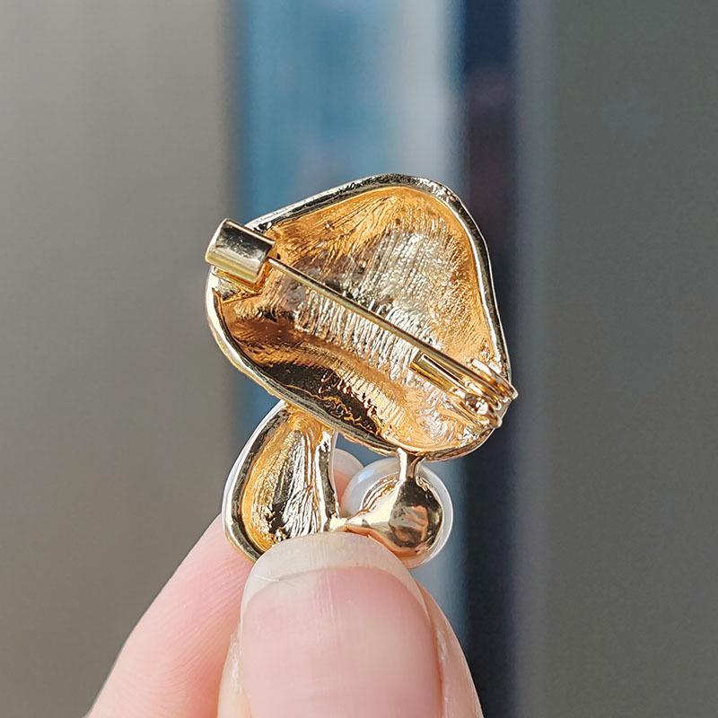 Luxuriöse Exquisite Pilzbrosche Niedliche Cartoon-Pilzbroschen für Damen Herren Rucksackdekoration Bekleidungsaccessoires Geschenke