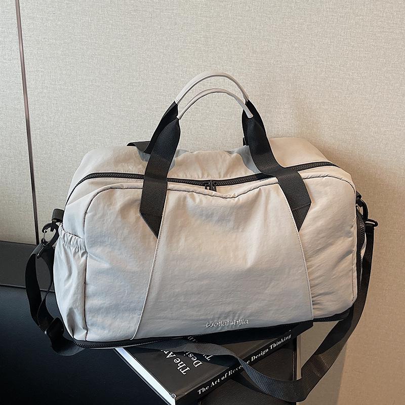 Women's Large Capacity Fashion Travel Duffle Bag - Lightweight Handheld for Sports, Fitness, and Short Trips