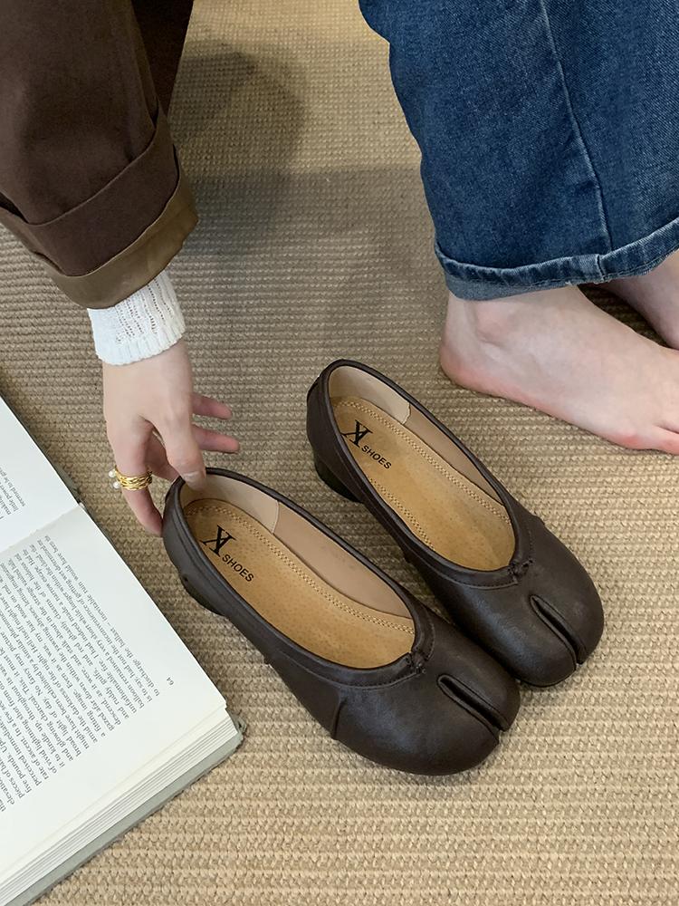 

Туфли Таби Ниндзя Женские Кожа Микрофибра Удобный Средний Каблук Разделенный Палец Мягкая Подошва Лоферы Краткие Женские Беговые Мокасины 2025 Новые 35