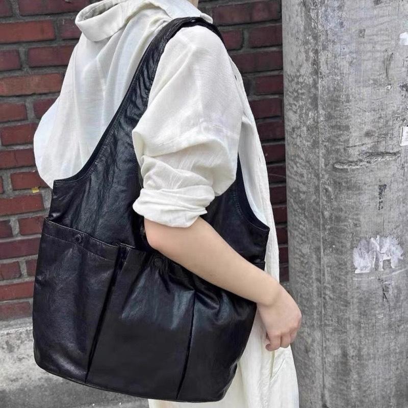 

Solid Color Multi-Pocket Handbag Women PU Leather Designer Luxury Shoulder Bags Ladies Large Capacity Harajuku Underarm Tote Bag 27x29x15cm чорний