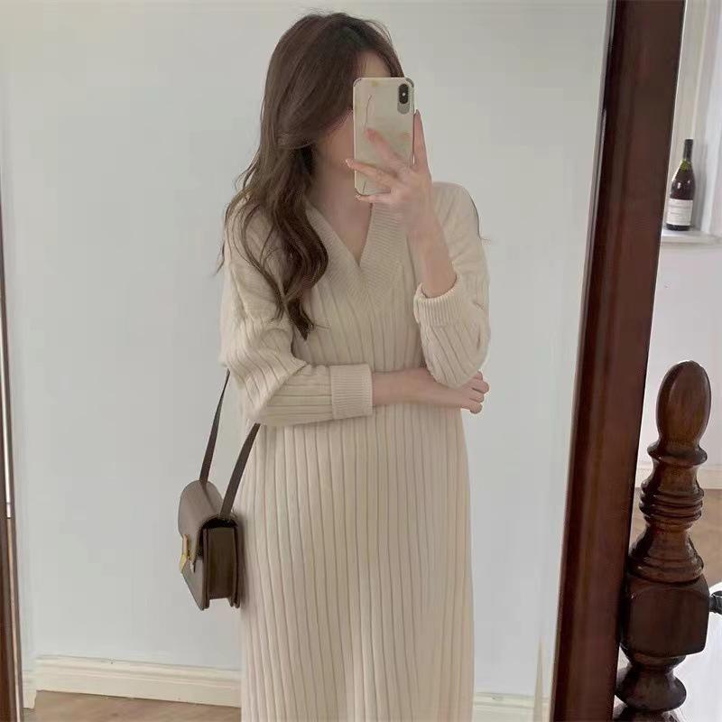 Korean Style V-Neck Knit Dress - Flattering, Mid-Length, Over-the-Knee, Autumn/Winter Women's Fashion