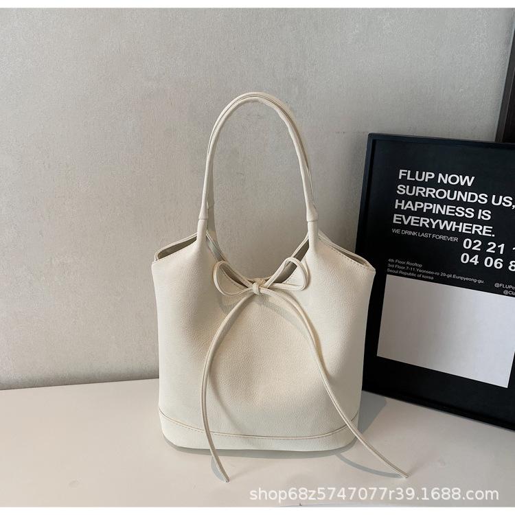 Exquisite large-capacity bag women's 2025 new fashionable retro soft leather shoulder bag casual commuter tote bag