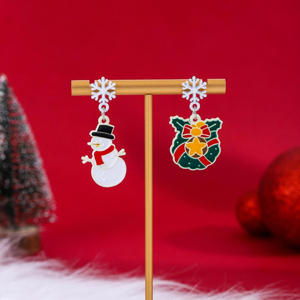 Grenzüberschreitende festliche asymmetrische Ohrringe mit Weihnachtsmann und Rentier