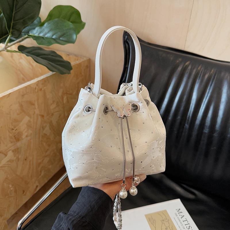 Exquisite Small Bag Women's New Summer Versatile Chain Messenger Bag Summer Popular Bucket Bag