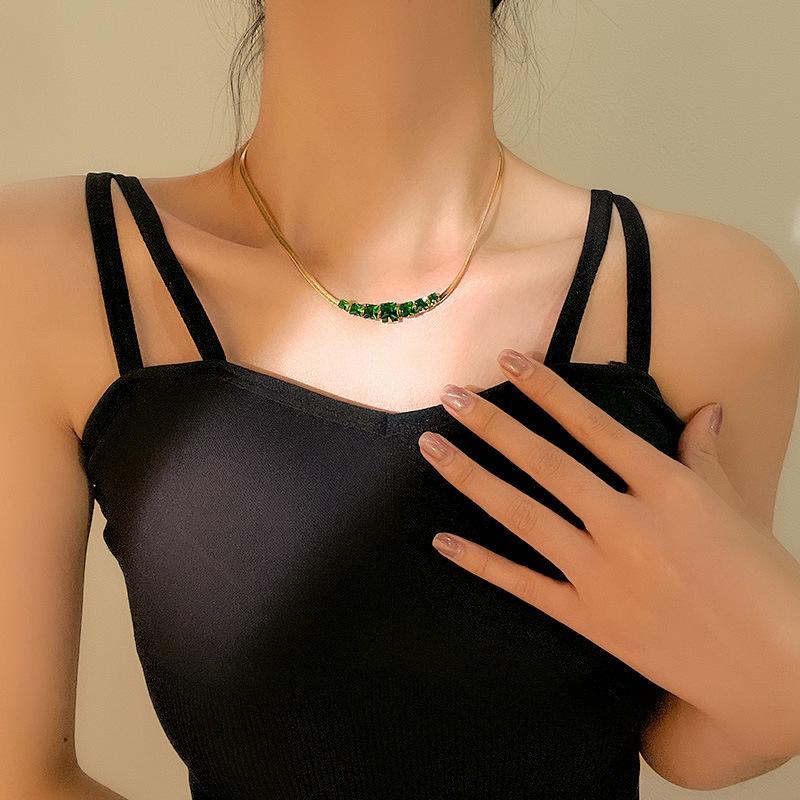 Acciaio Inossidabile 316L Nuova Moda Di Lusso Charms Incastonati con Zirconi Collane Choker a Catena di Serpente & Ciondoli Per Donne