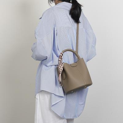 Sac seau femme petit sac 2025 nouveau design de niche été sac de travail sac à main haut de gamme messenger sac pour femme