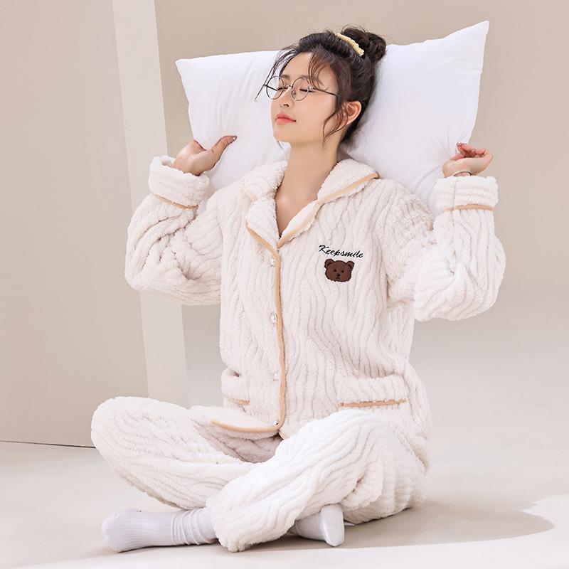 Herbst- und Winter-Korallensamt-Pyjamas, neues Kaschmir- und dickes, warmes, doppelseitiges Samt-Set, kleine duftende Wind-Hauskleidung, kann draußen getragen werden