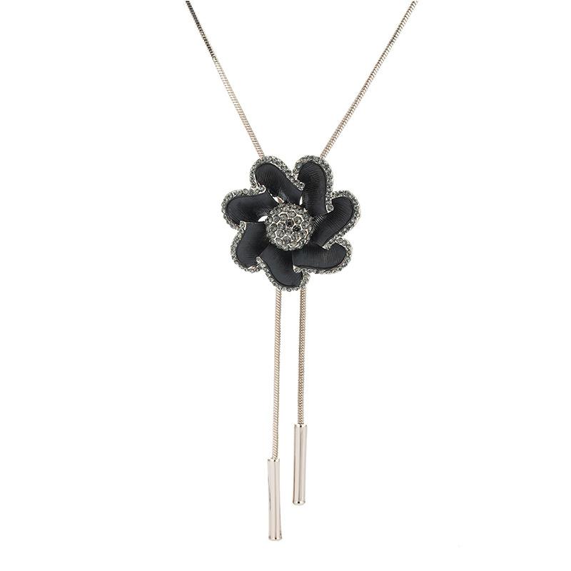 And Stylish Chic Long Chain Flower Sweater Necklace With Luxurious Accents Rhinestone
