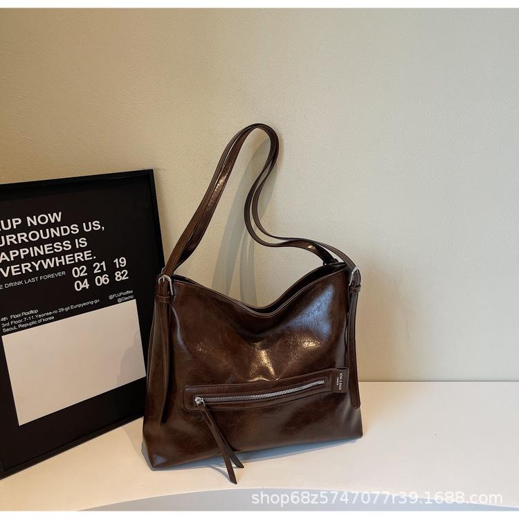 Large capacity new retro fashion versatile casual simple trend texture foreign style commuting shoulder crossbody tote bag
