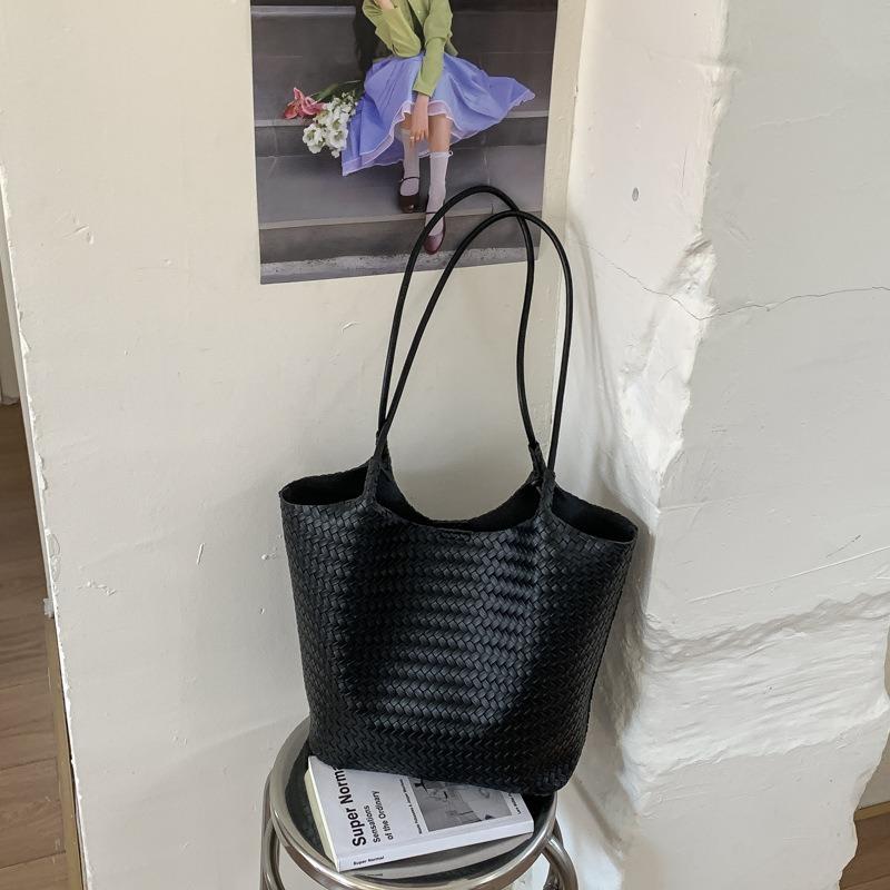 Premium woven tote bag women's large-capacity commuter shoulder bag new casual trendy simple handbag