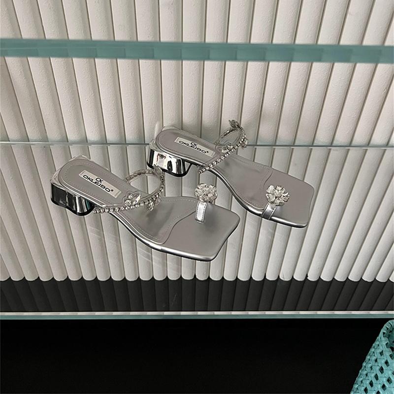 

Летние женские тапочки, модные элегантные женские шлепанцы со стразами на низком каблуке, повседневные уличные пляжные шлепанцы, сандалии, вьетнамки Size 35(foot 22.5cm) серебряный