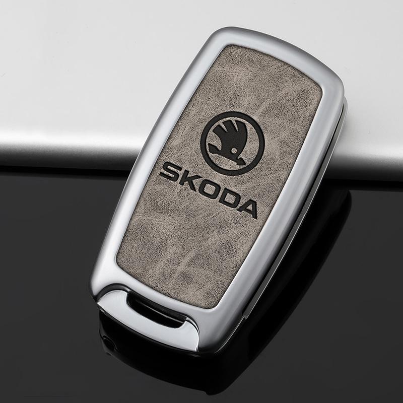 DAYB7 Car Flip Remote Key Fob Case Cover For Skoda Octavia A5 A7 Fabia Superb Kodiaq Karoq Protector Shell Bag Keychain Accessories