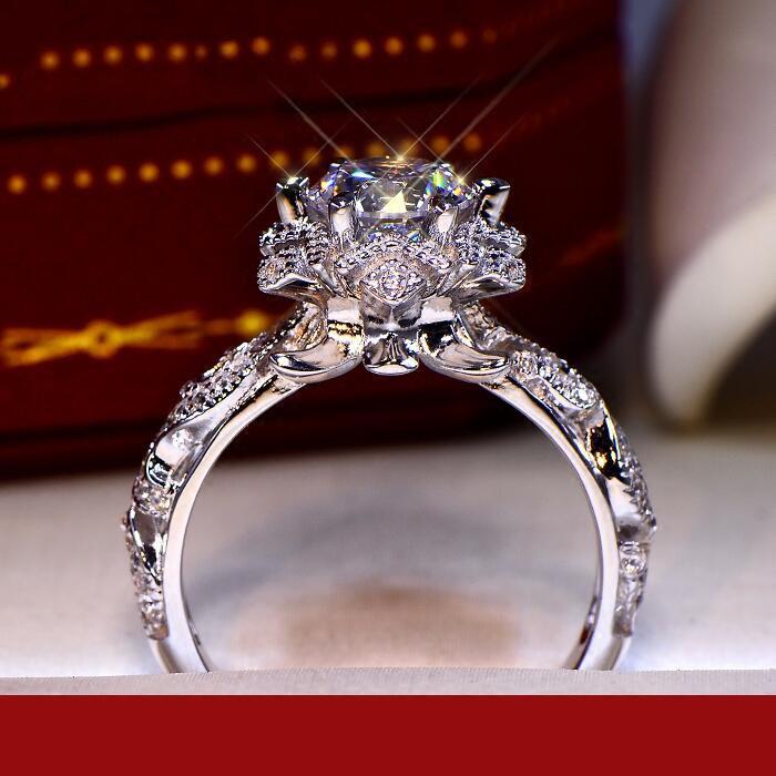 

2026 Hollow Flower Star 1 Carat Zircon Ring, European and American Inlaid Mozzarella Diamond Zircon Engagement Ring no.6 платиновый