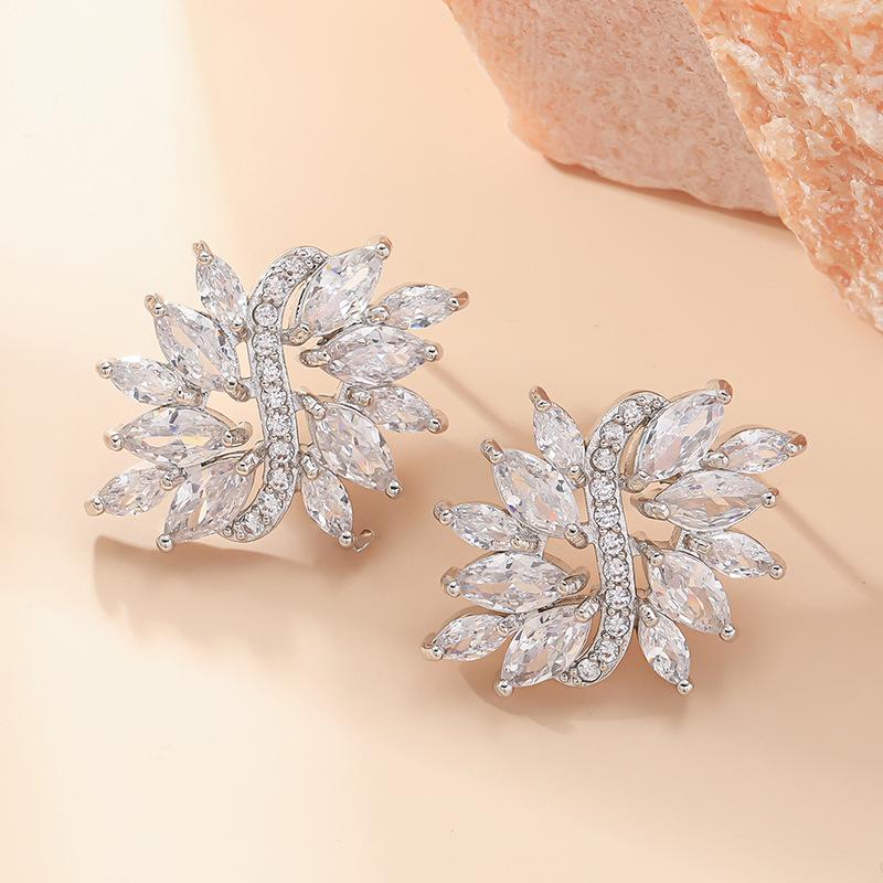 European American Retro Flower Zircon Crystal Earrings: Sparkling White Studs with Heavy Workmanship