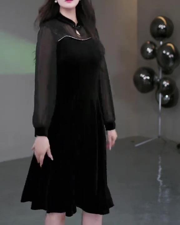 Spring European-Style Off-Shoulder Lace Velvet Dress for Plus Size Middle-Aged Women