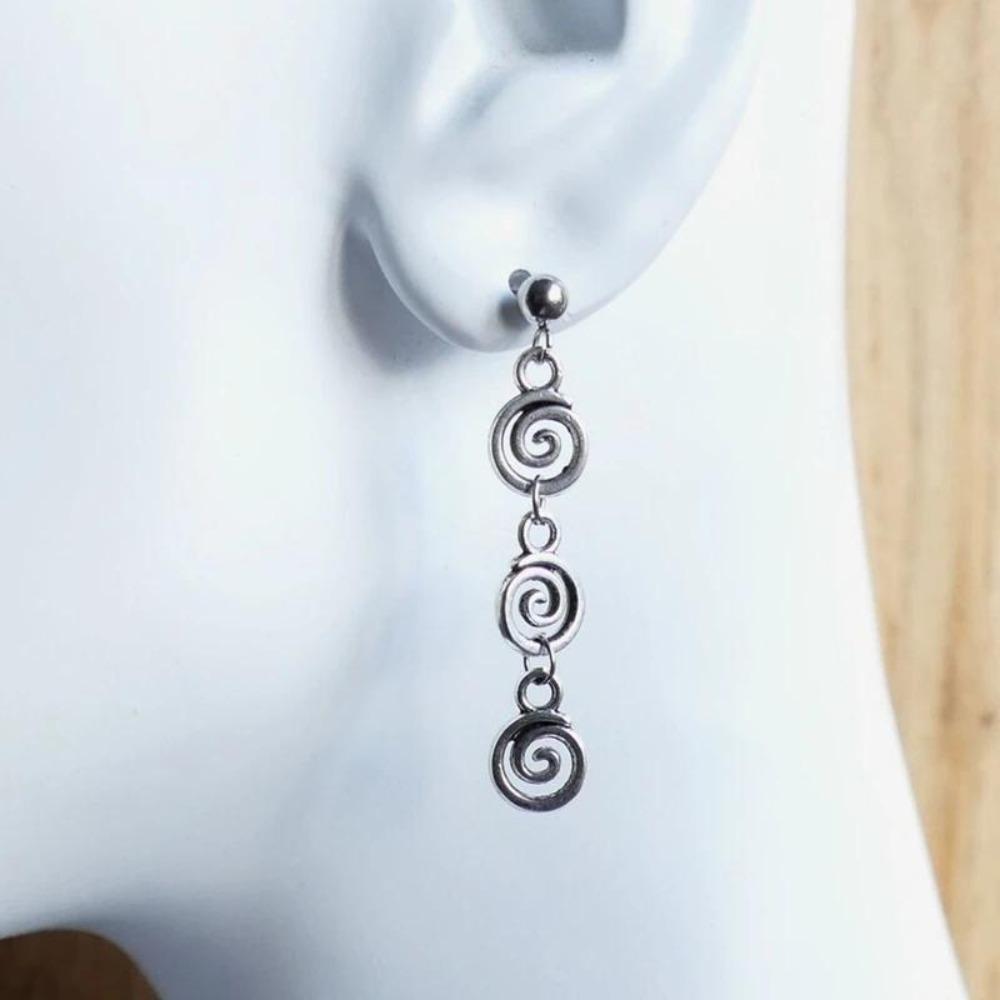 Bohemian Retro Sliver Color Hollowed-out Heart-shaped Spiral Vortex Pendant Dangle Earrings for Women Piercing Jewelry Accessory