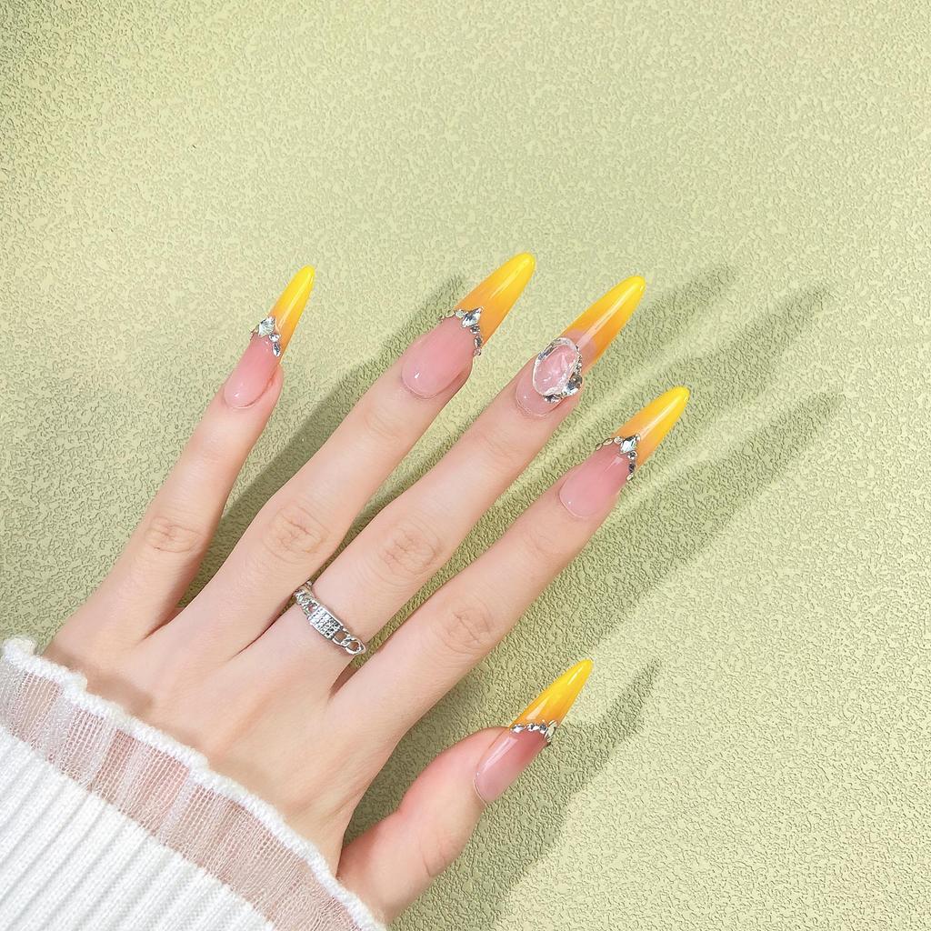 Nude Gradient Diamond Inlaid Press-On Nails – Trendy, Eye-Catching, and Unique Design