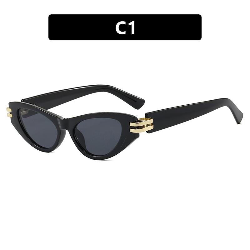 Triangle cat eye sunglasses Internet celebrity new sunglasses European and American advanced sense sunscreen sunglasses UV protection as shown